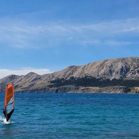 Erste Reihe Zum * Baška